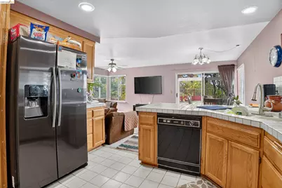4148 Meadow Lake St, Antioch, CA 94531 - Photo 12