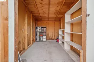 1025 55th St, Oakland, CA 94608 - Photo 48
