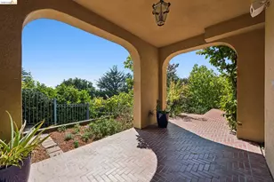 6115 Ocean View Dr, Oakland, CA 94618 - Photo 52