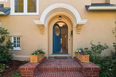 6115 Ocean View Dr, Oakland, CA 94618 - Photo 2
