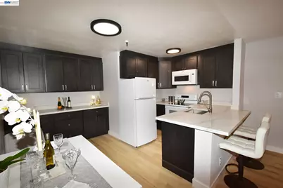 303 Adams St #109, Oakland, CA 94610 - Photo 2