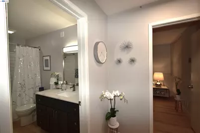 303 Adams St #109, Oakland, CA 94610 - Photo 16