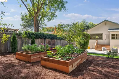 362 50th St, Oakland, CA 94609 - Photo 34