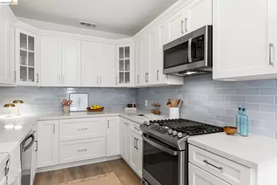 452 44th St, Oakland, CA 94609 - Photo 18