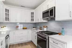 452 44th St, Oakland, CA 94609 - Photo 18