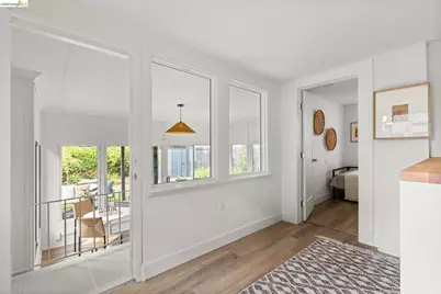 452 44th St, Oakland, CA 94609 - Photo 28