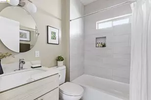 452 44th St, Oakland, CA 94609 - Photo 24