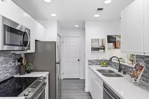 8040 Mountain View Dr, Pleasanton, CA 94588 - Photo 8