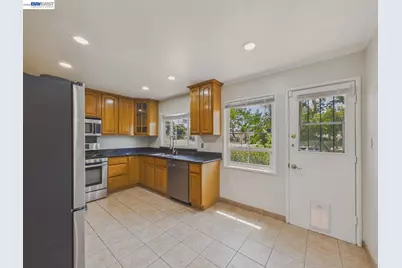 4015 Rusting Ave, Oakland, CA 94605 - Photo 12