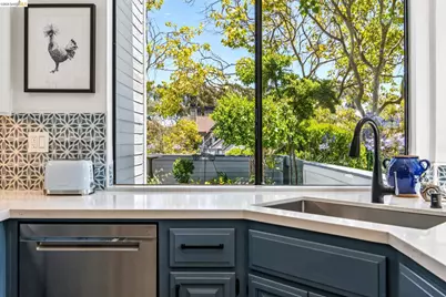 3300 Southridge Dr, Richmond, CA 94806 - Photo 16