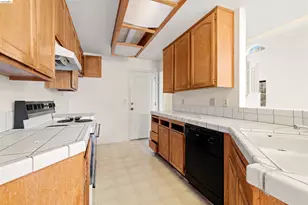 1653 Birdhaven Way, Pittsburg, CA 94565 - Photo 8