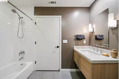 6465 San Pablo Ave #203, Oakland, CA 94608 - Photo 38