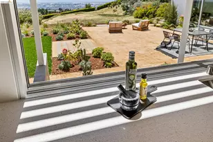14001 Skyline Blvd, Oakland, CA 94619 - Photo 30