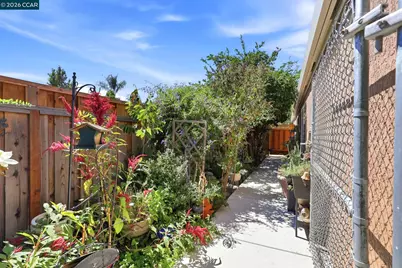 25 Sparrow Hawk Ct., Oakley, CA 94561 - Photo 32