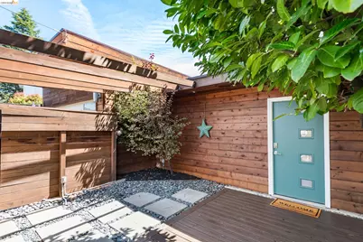 5800 Saint Paul Ct, Oakland, CA 94618 - Photo 6