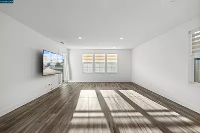 8300 Kevin Whiteley Dr, Elk Grove, CA 95757 - Photo 36