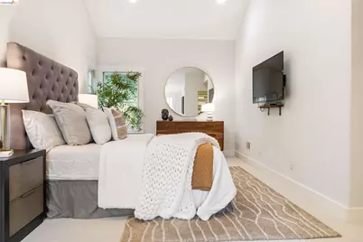 695 Florence, Oakland, CA 94618 - Photo 30