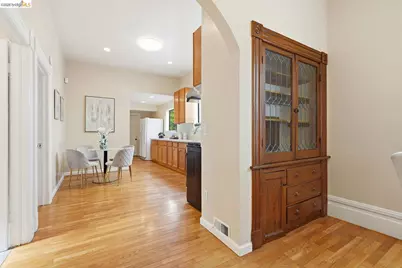 560 45th St, Oakland, CA 94609 - Photo 14