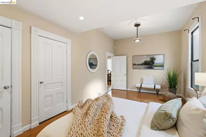 560 45th St, Oakland, CA 94609 - Photo 30