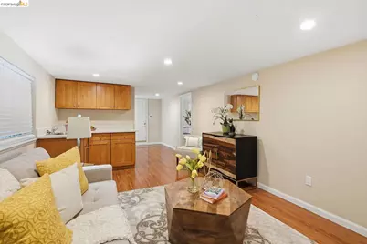 560 45th St, Oakland, CA 94609 - Photo 12
