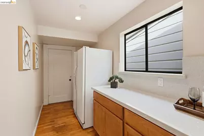 560 45th St, Oakland, CA 94609 - Photo 54