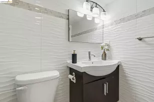 560 45th St, Oakland, CA 94609 - Photo 56