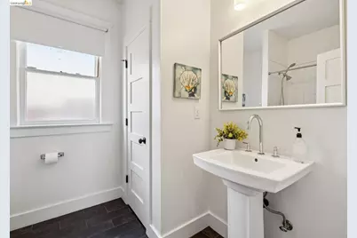 916 Arlington Ave, Oakland, CA 94608 - Photo 22