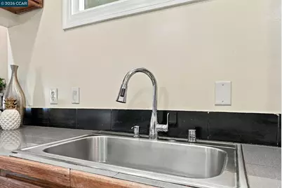 3334 Harrison St, Oakland, CA 94611 - Photo 10