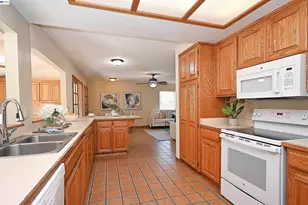 3585 Deer Park Ct, Hayward, CA 94542 - Photo 6