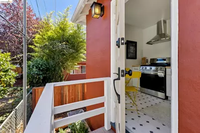 2218 Parker St, Berkeley, CA 94704 - Photo 26