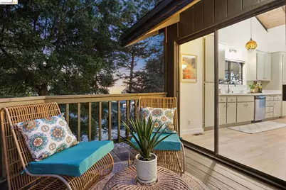 2534 Carisbrook Dr, Oakland, CA 94611 - Photo 50