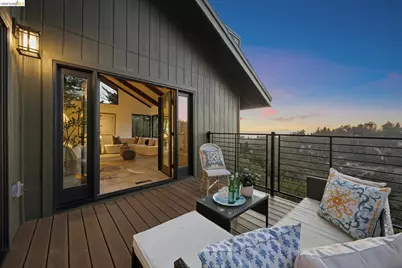 2534 Carisbrook Dr, Oakland, CA 94611 - Photo 56