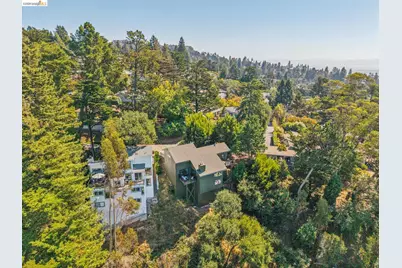 2534 Carisbrook Dr, Oakland, CA 94611 - Photo 64