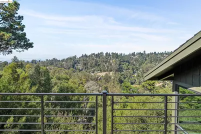 2534 Carisbrook Dr, Oakland, CA 94611 - Photo 10