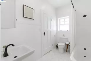 2404 Divisadero St, San Francisco, CA 94115 - Photo 30