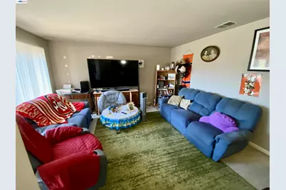 2210 Washington Way, Antioch, CA 94509 - Photo 10
