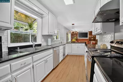 3954 Mount McKinley Ct, Pleasanton, CA 94588 - Photo 6