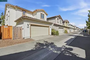 10848 Iris Bloom Dr, Stockton, CA 95209 - Photo 30