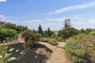 7201 Sunkist Dr, Oakland, CA 94605 - Photo 62