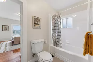 7201 Sunkist Dr, Oakland, CA 94605 - Photo 34