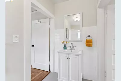 7201 Sunkist Dr, Oakland, CA 94605 - Photo 36