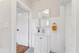 7201 Sunkist Dr, Oakland, CA 94605 - Photo 36
