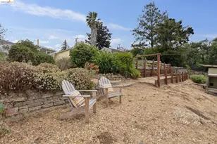 7201 Sunkist Dr, Oakland, CA 94605 - Photo 70