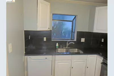 1027 76th Ave, Oakland, CA 94621 - Photo 4