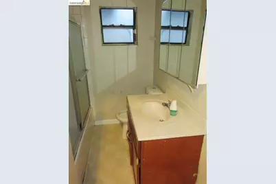 1027 76th Ave, Oakland, CA 94621 - Photo 8