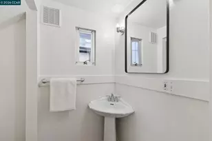 702 33rd St, Oakland, CA 94609 - Photo 22