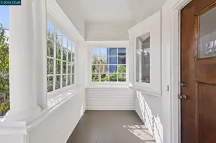702 33rd St, Oakland, CA 94609 - Photo 6