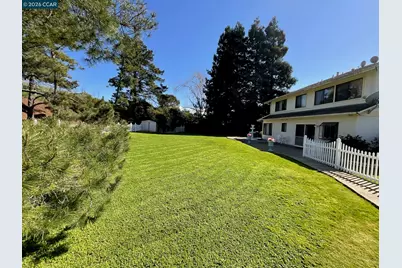 403 Gerald Court, Benicia, CA 94510 - Photo 4