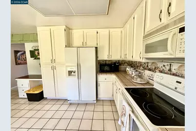 403 Gerald Court, Benicia, CA 94510 - Photo 14