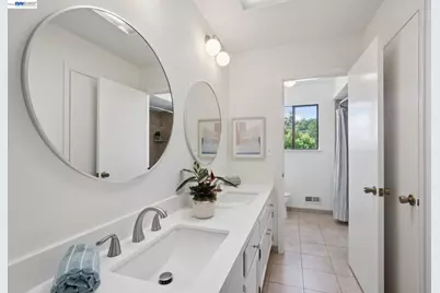 68 Lambeth Sq, Moraga, CA 94556 - Photo 34